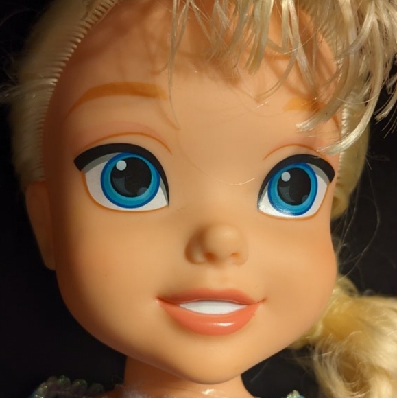 EUC Disney Frozen Toddler Elsa Doll - Picture 4 of 9